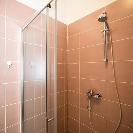 Pensión Lighthouse 3*