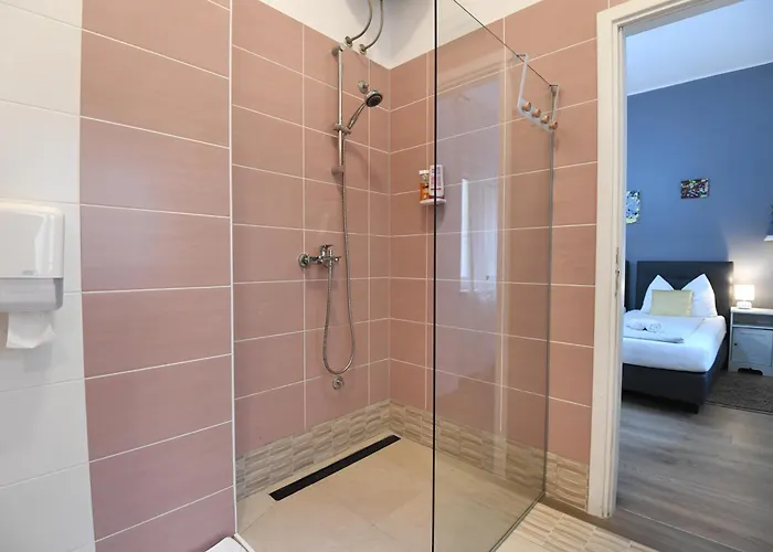 Lighthouse Gostinjska kuća 3*