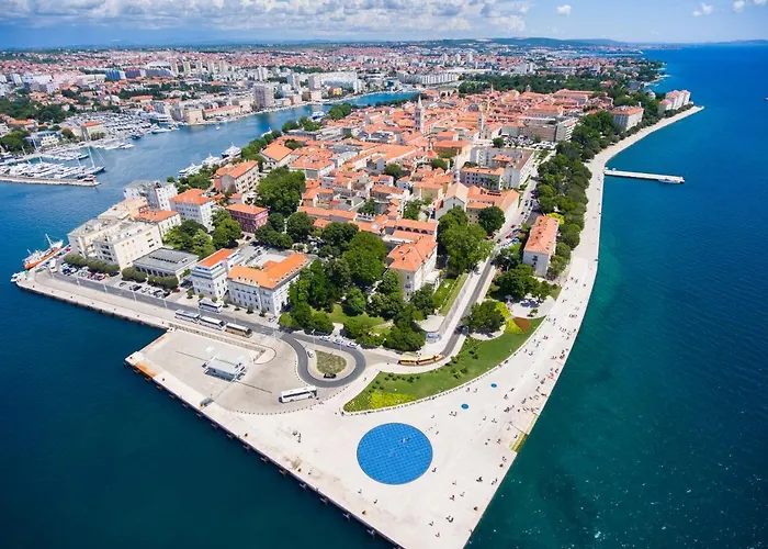 Lighthouse 자다르